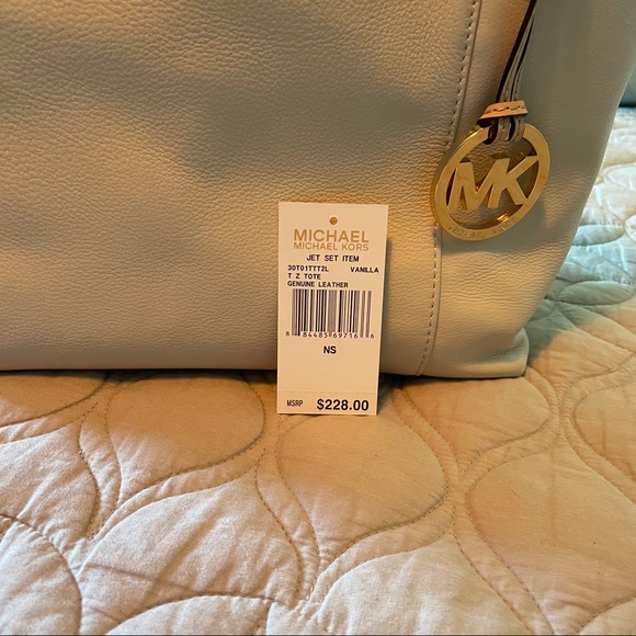 NWT Vanilla Micheal Kors Purse - Picture 6 of 7